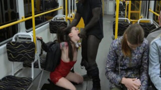 Zenci Müptelası Kadın Metroda Başlattığı Savaşı Evde Bitiriyor