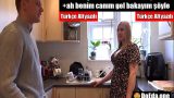 Mutfaktan Çıkmayan Tombul Üvey Teyzesine Önce Güzel Söz Söylüyor Sonra Domaltıp Sikiyor