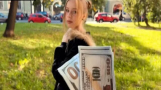 Tek Başına Yürüyen Kimsesiz Üniversiteli Okul Harçlığı İçin Altıma Yatmayı Kabul Etti