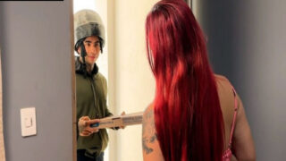 Parasız Sipariş Ettiğim Pizzanın Ödemesini Evime Davet Ettiğim Kuryeyle Aramızda Hallettik