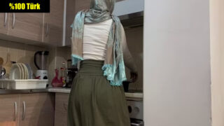 Türbanlı Yengeme Üvey Abim Gelene Kadar Mutfakta Külotlu Çorabını Parçalayıp Döşedim