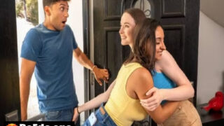 Teyzem Kapısını Bize Açtığına Pişman Oluyor Erkek Arkadaşım Sikerken Onun Amı Sulanıyor