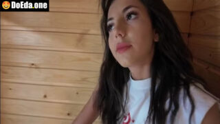 Babam Okul Tatilini Değerlendirmek İçin Lüks Otele Götürdü Üvey Erkek Kardeşim Saunada Sikini Öptürdü