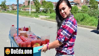 Sıcağın Altında Kavrulan Seyyar Satıcı Kadının Tüm Malını Satın Alıp Karşılığında Tek Posta İstedim