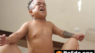 Yaramazlık Yapmaz Diye Bırakılan Komşumun Fırlama Oğlu Şişmiş Taşaklarını Birlikte İndirmek İstedi