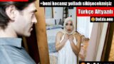 Türbanlı Hanımını Yabancı Erkekle Sikiştirmek İçin Onları Yalnız Bırakıyor