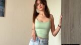 Yan Odadaki Sikicisiyle Tatilin Son Günü Yolculuk Öncesi Sikişiyor