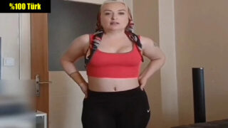 Tüpçü Komşumuzla İlişkisi Olduğunu Öğrendiğim Türbanlı Yengem Yeni Porno Videosu Çekmeye Giderken Yakalandı